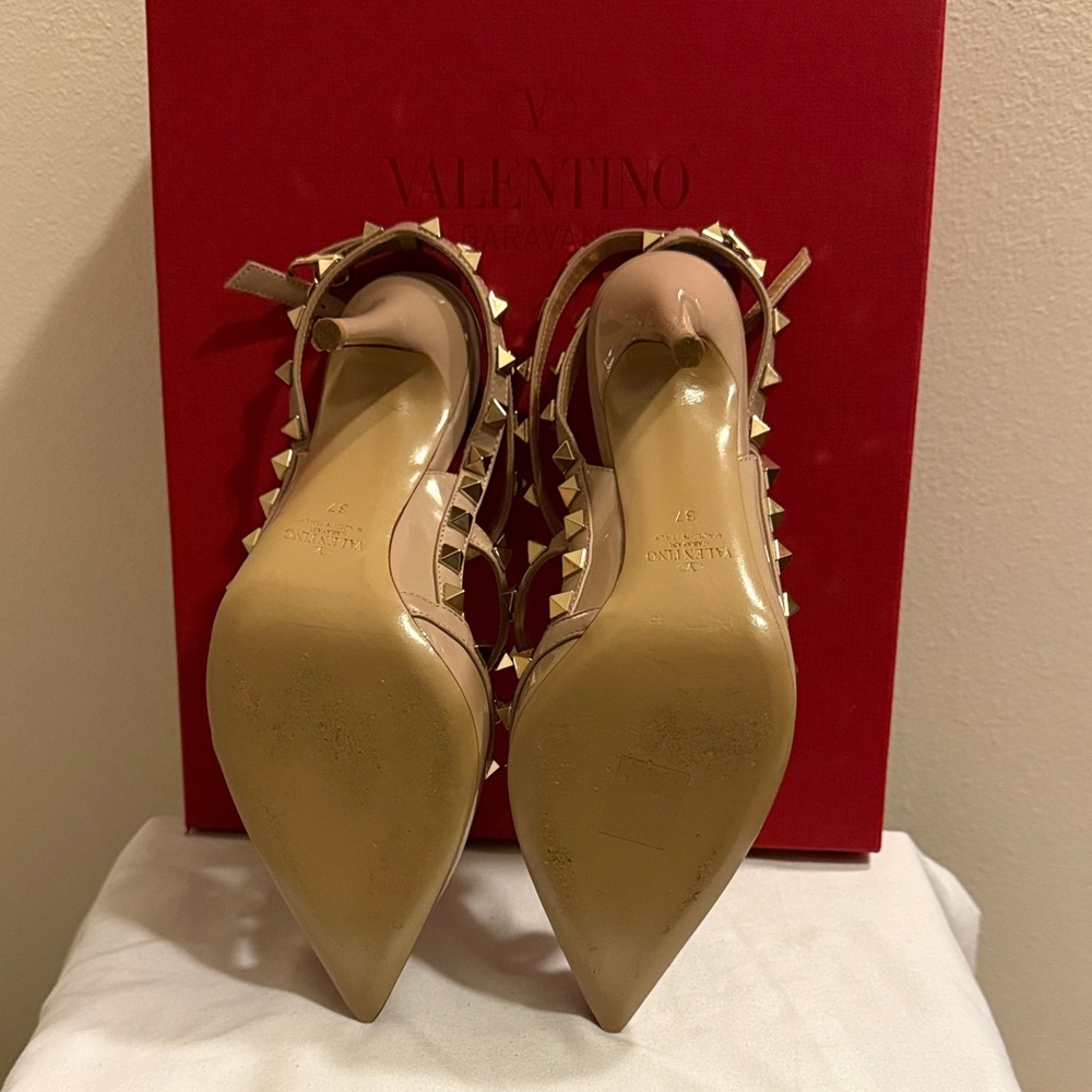 Valentino Garavani Rockstud Pumps - Picture 6 of 6